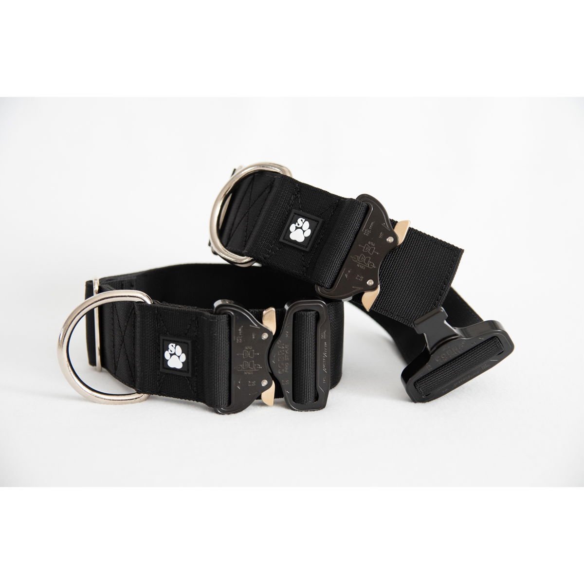 Salmiakkitassu Cobra-kaulapanta 50 mm, musta