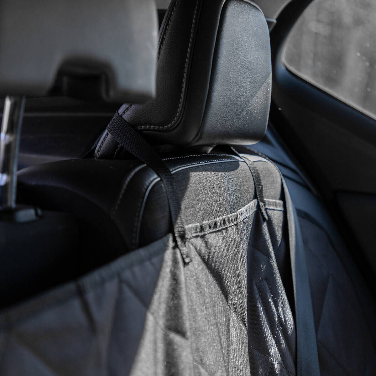 Feel Active Car Cover Hammock auton penkki- ja konttisuoja vedenpitävä black 144 x 136 cm