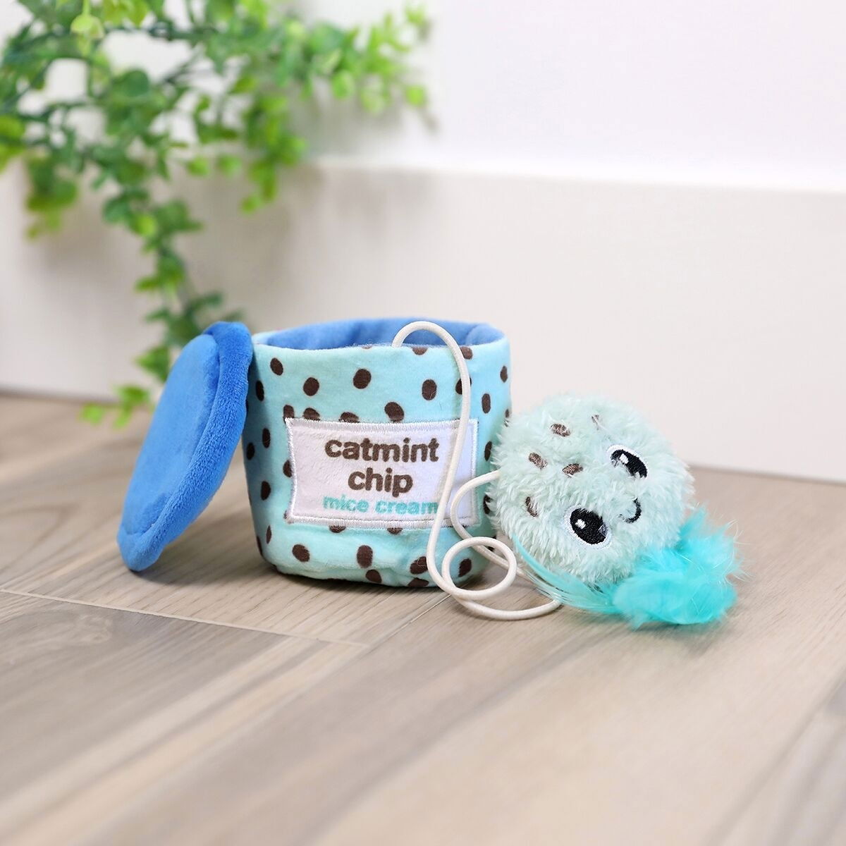 Quirky Kitty Mice cream hide-a-toy