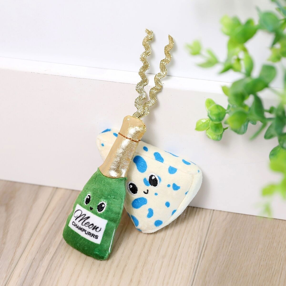 Quirky Kitty WINE AND CHEESE CATNIP PLUSH 2PK